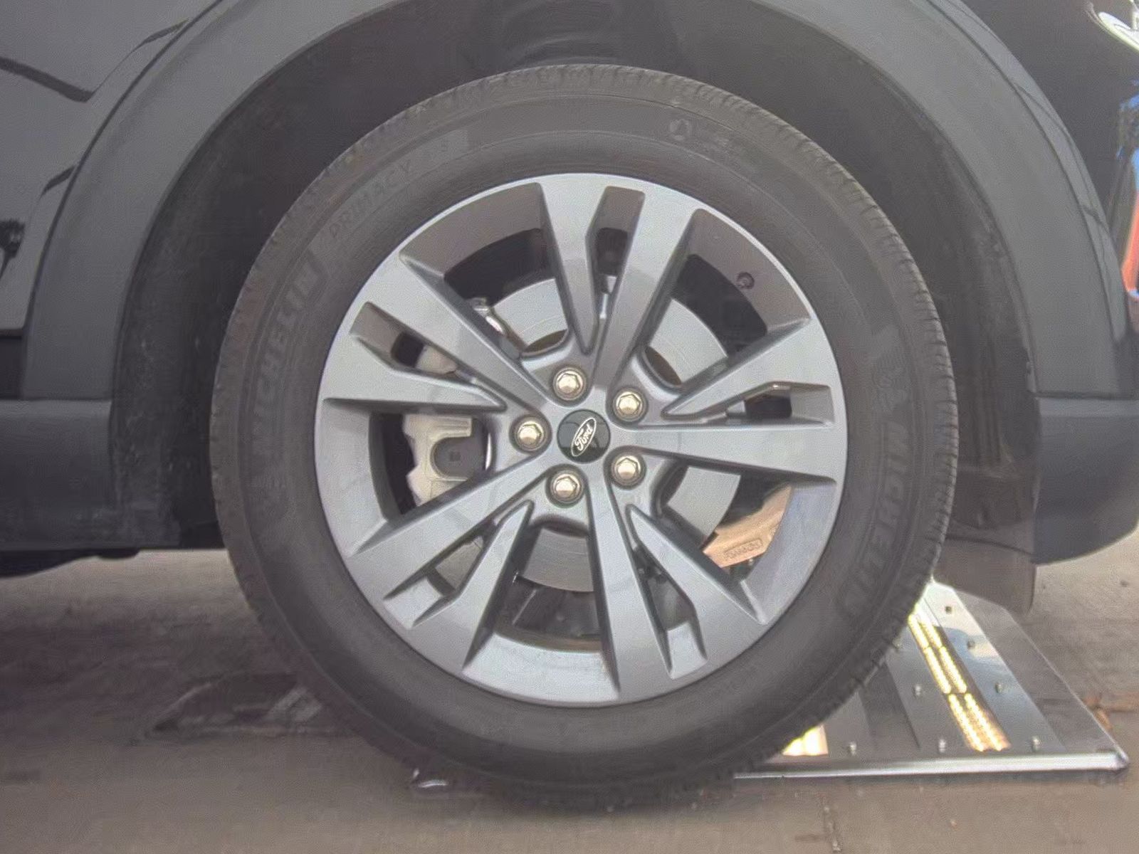 2023 Ford Explorer XLT AWD