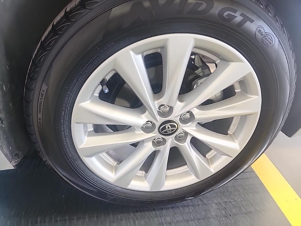 2025 Toyota Corolla SE FWD