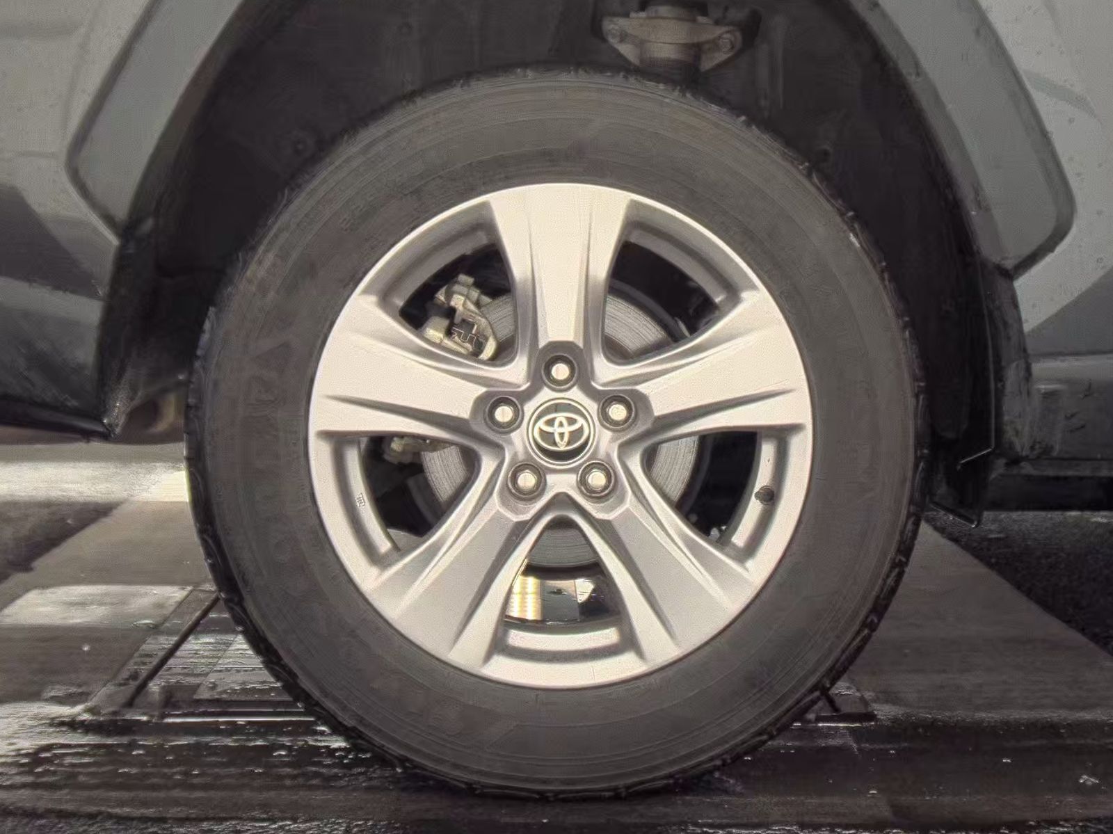 2023 Toyota RAV4 XLE AWD