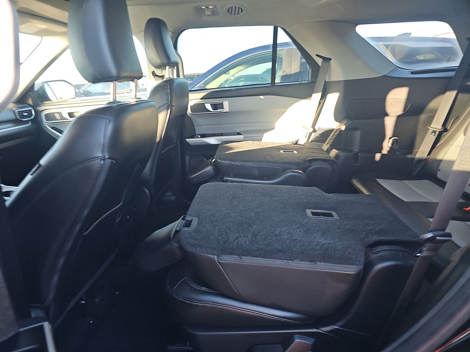 2022 Ford Explorer XLT RWD