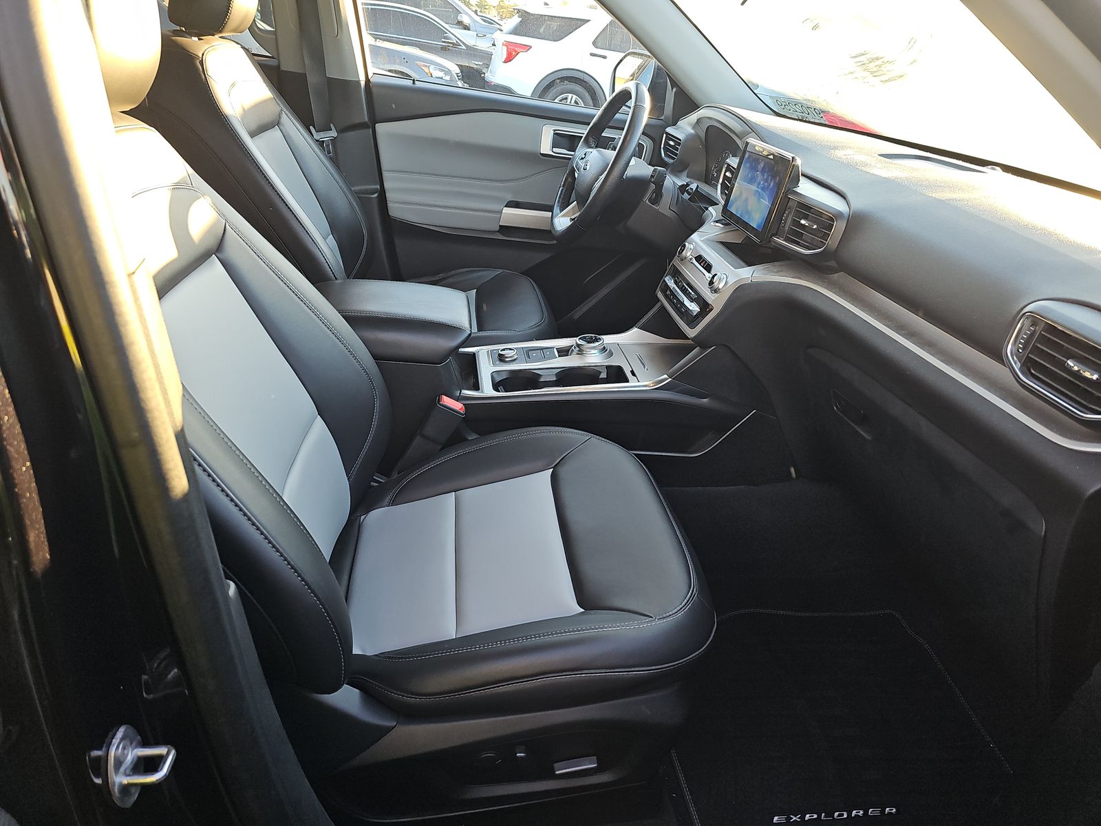 2023 Ford Explorer XLT AWD