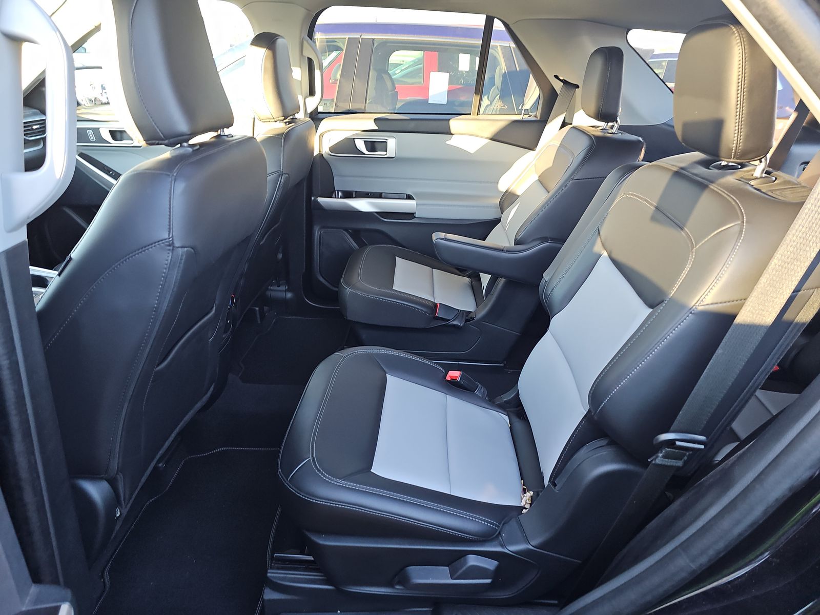 2023 Ford Explorer XLT AWD