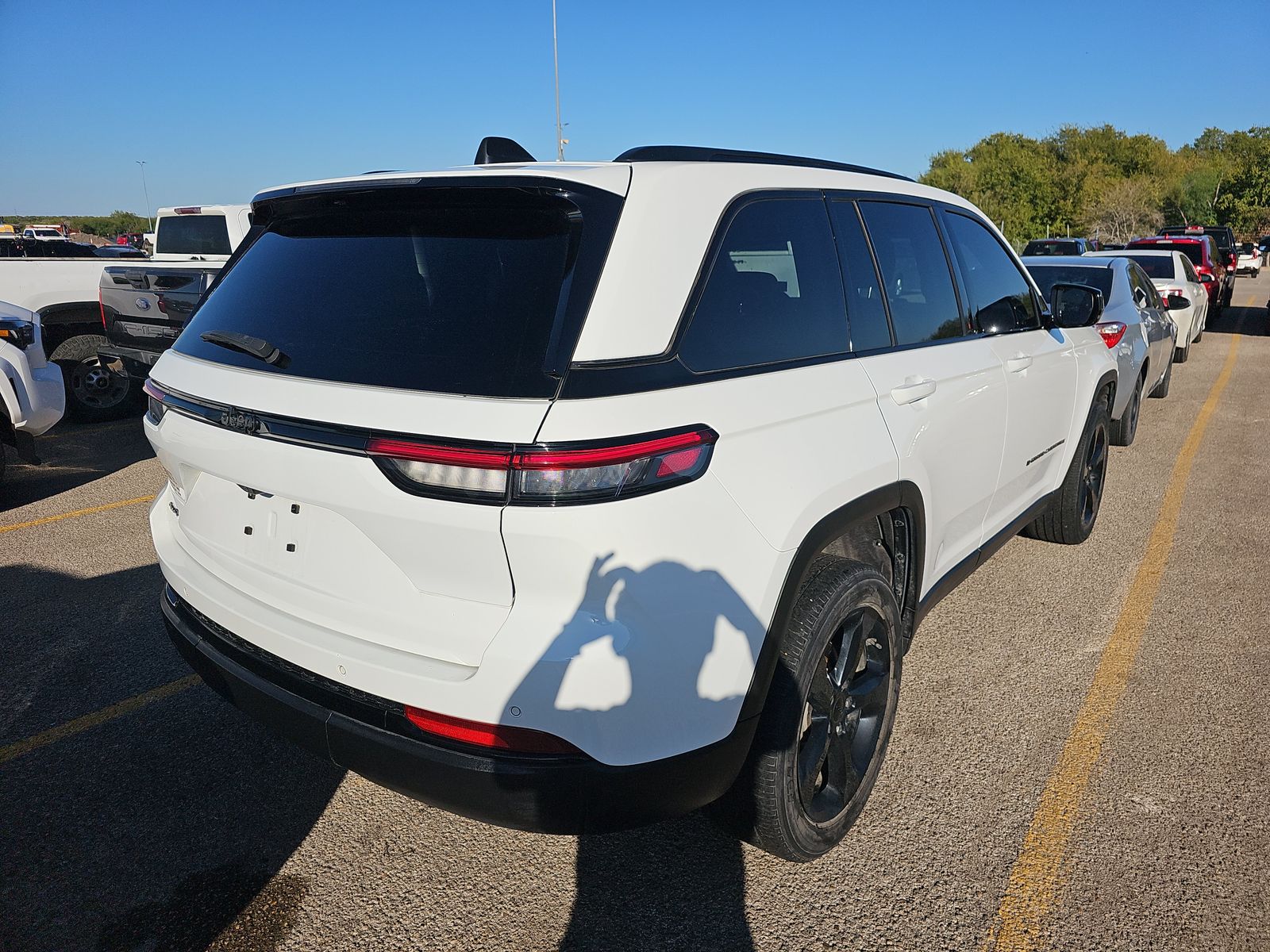 2023 Jeep Grand Cherokee Altitude AWD