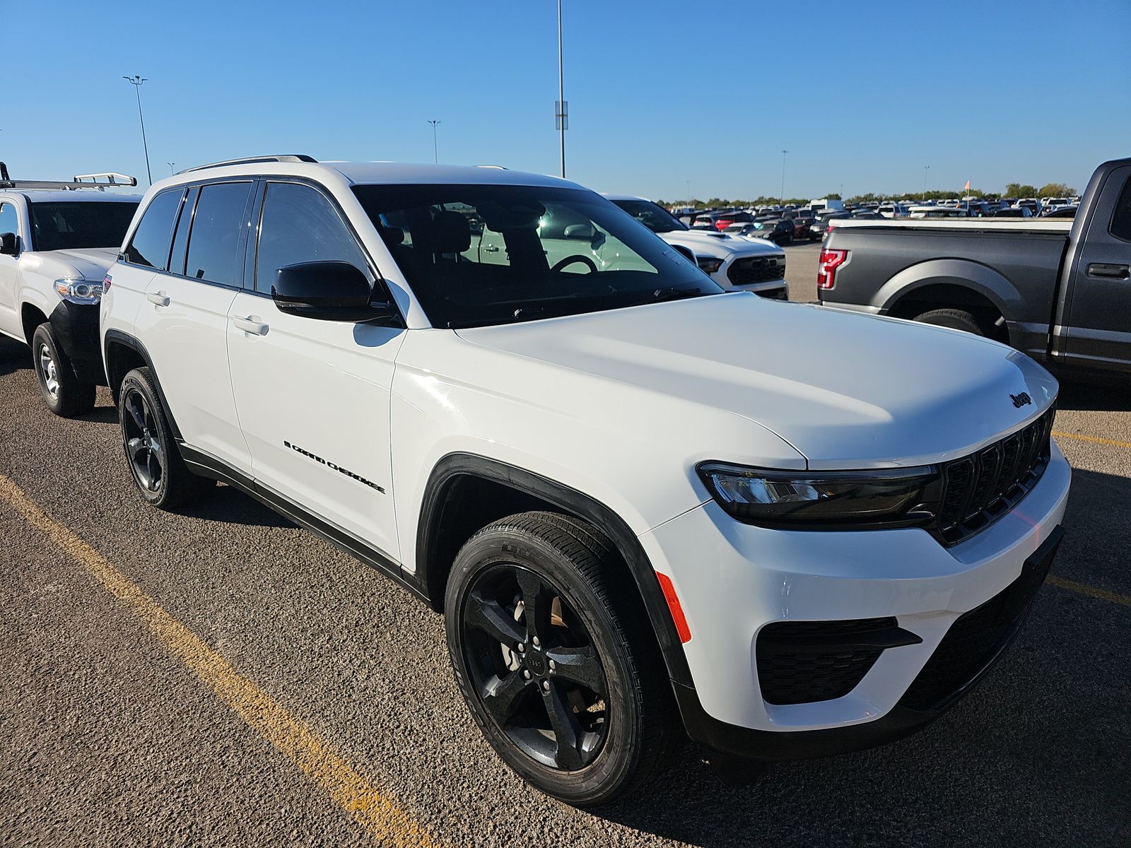 2023 Jeep Grand Cherokee Altitude AWD