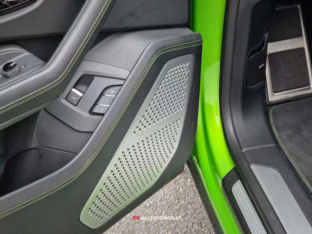 2022 Lamborghini Urus Base AWD