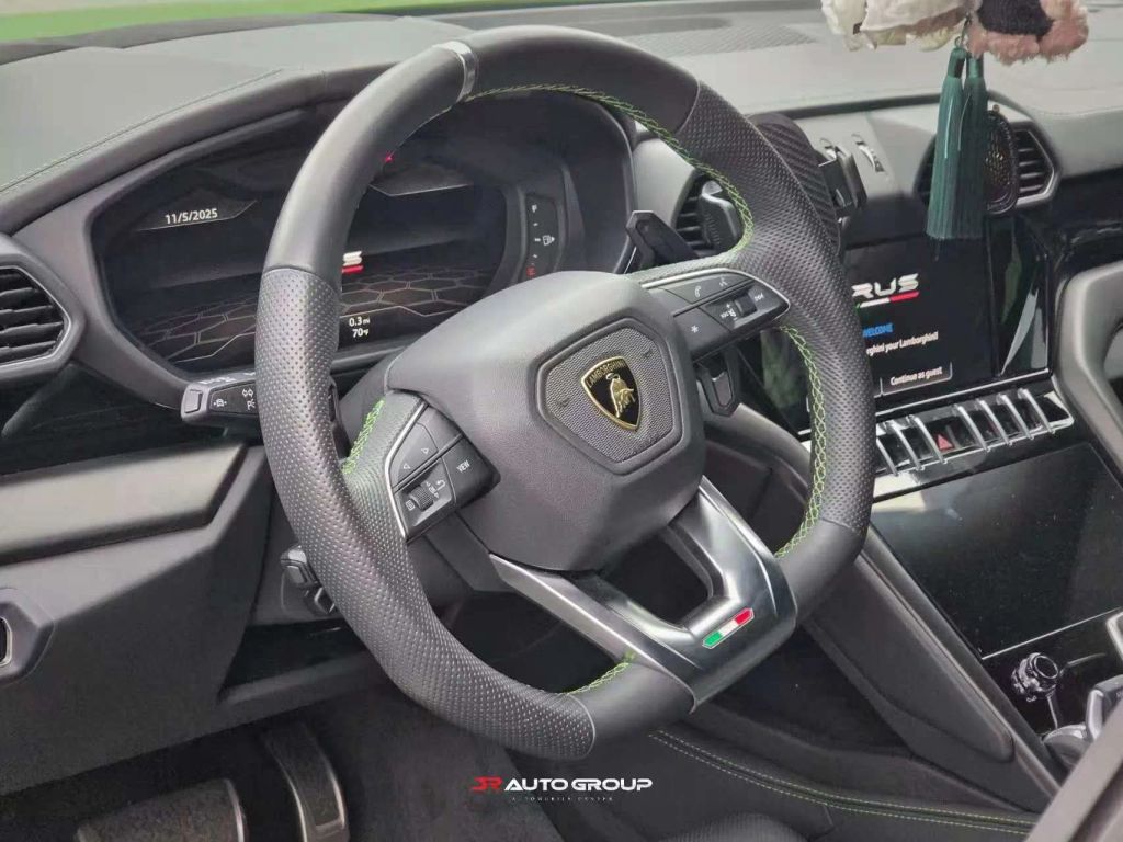 2022 Lamborghini Urus Base AWD