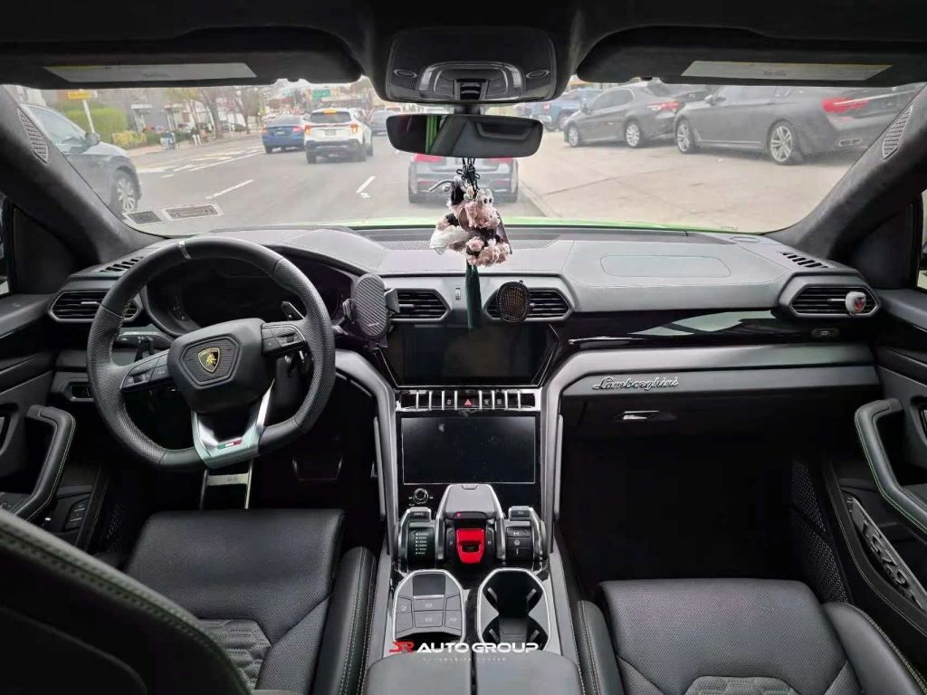 2022 Lamborghini Urus Base AWD