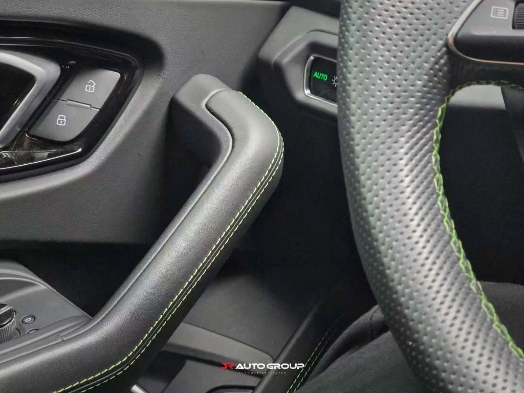2022 Lamborghini Urus Base AWD
