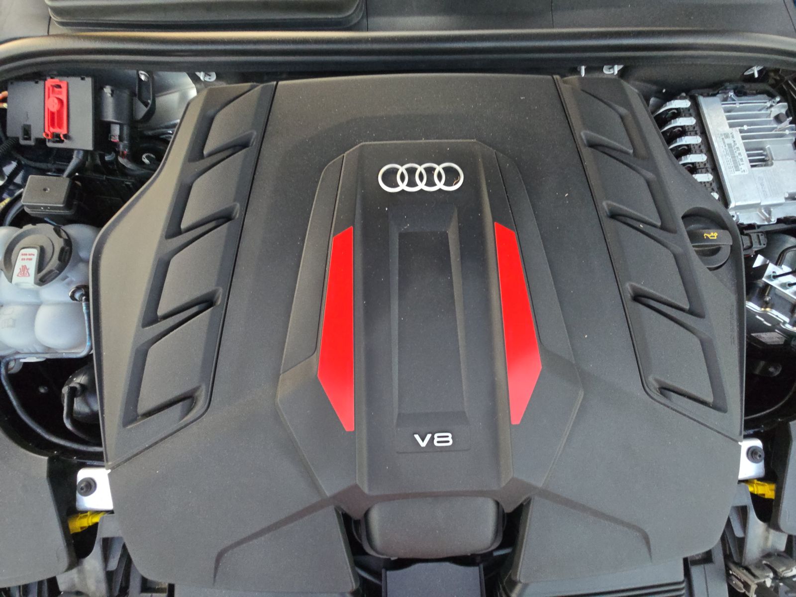 2025 Audi SQ8 Premium Plus AWD