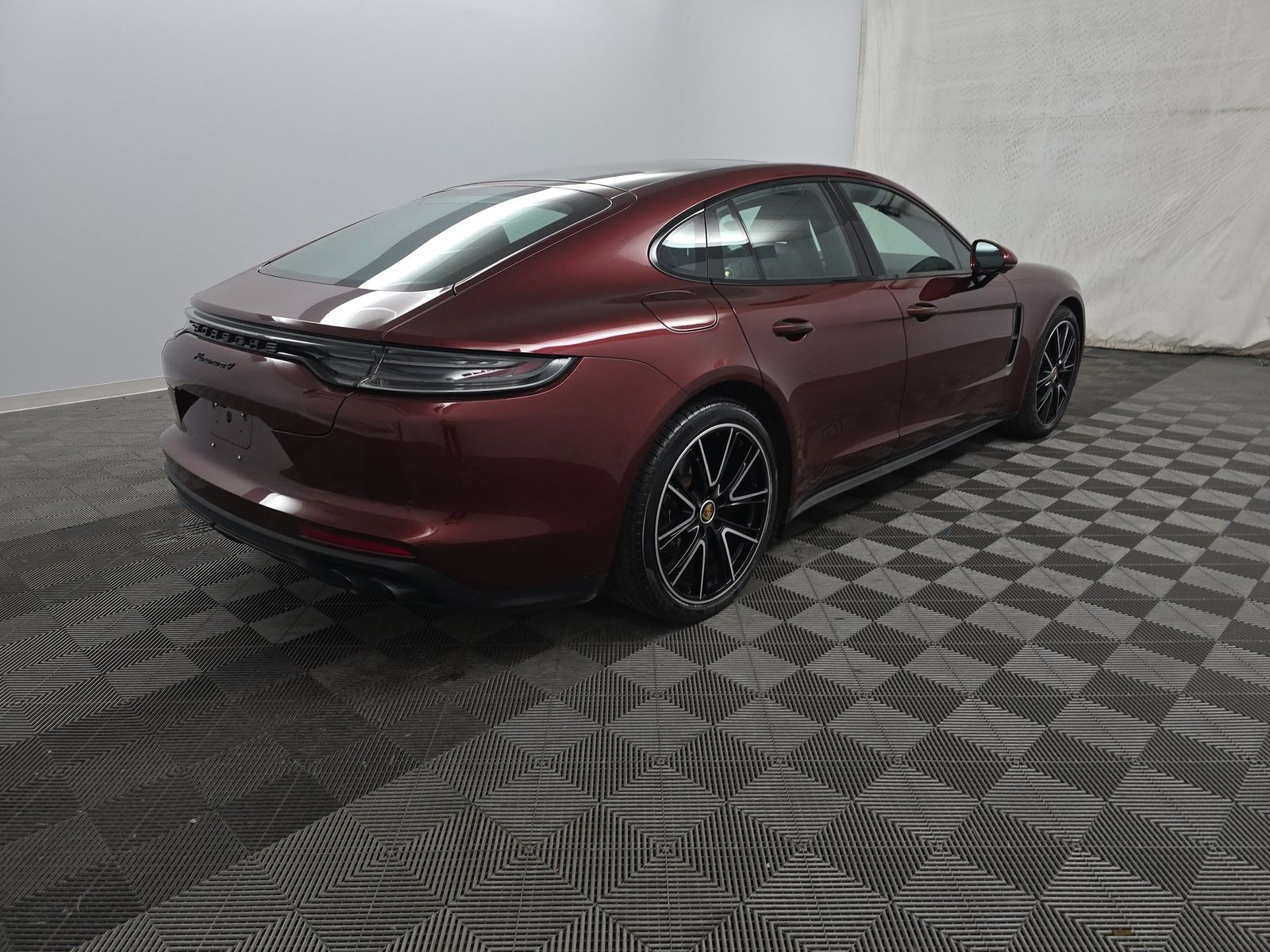 2023 Porsche Panamera 4 Platinum Edition AWD