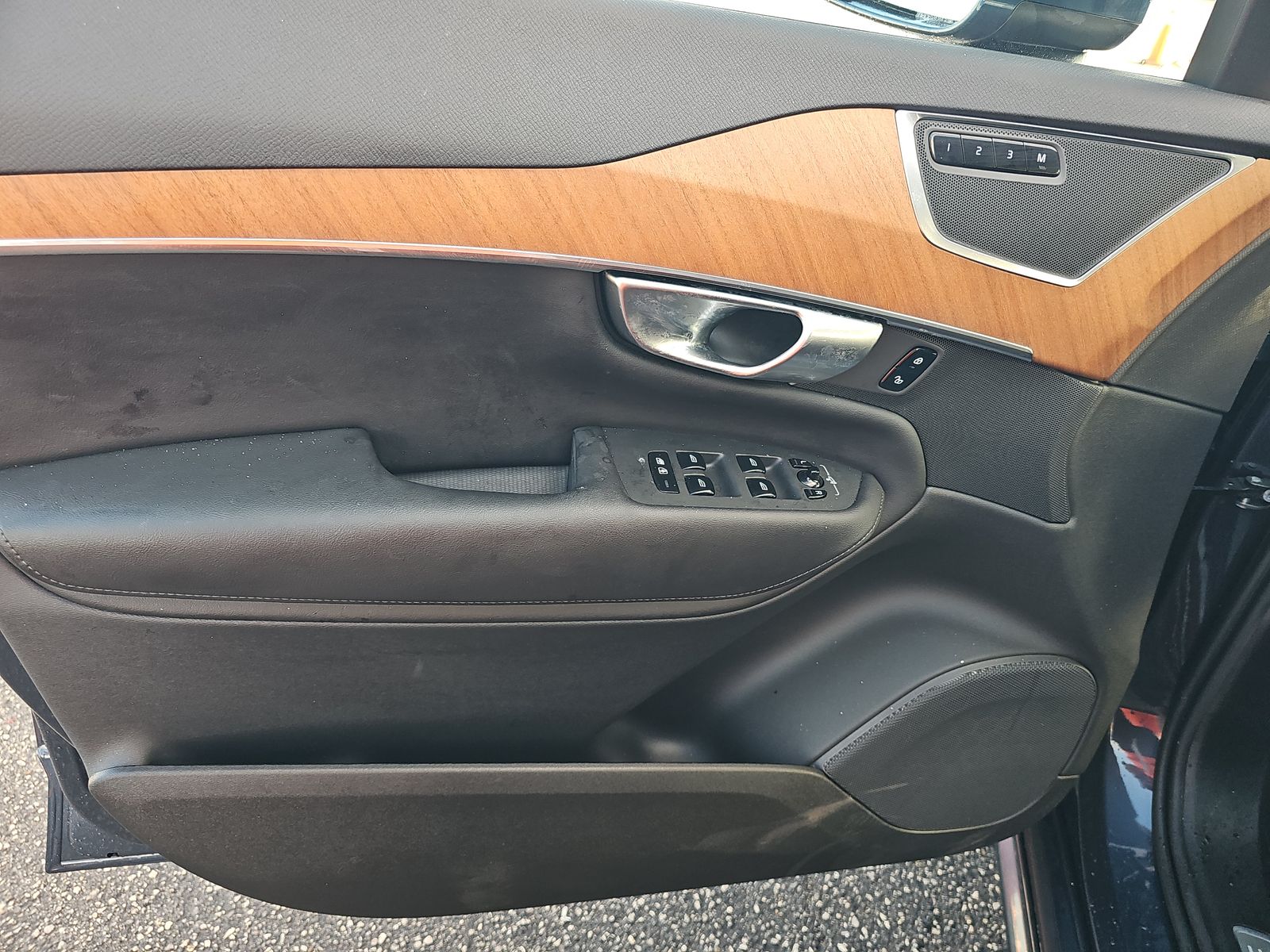 2025 Volvo XC90 B6 Plus AWD