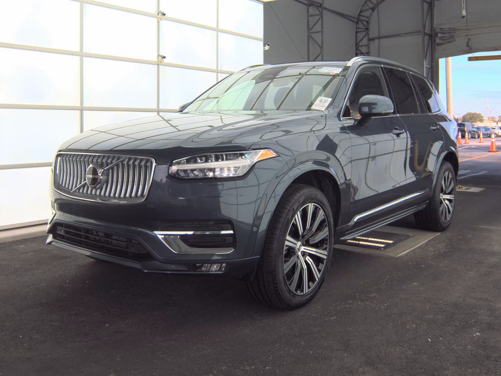 2025 Volvo XC90 B6 Plus AWD