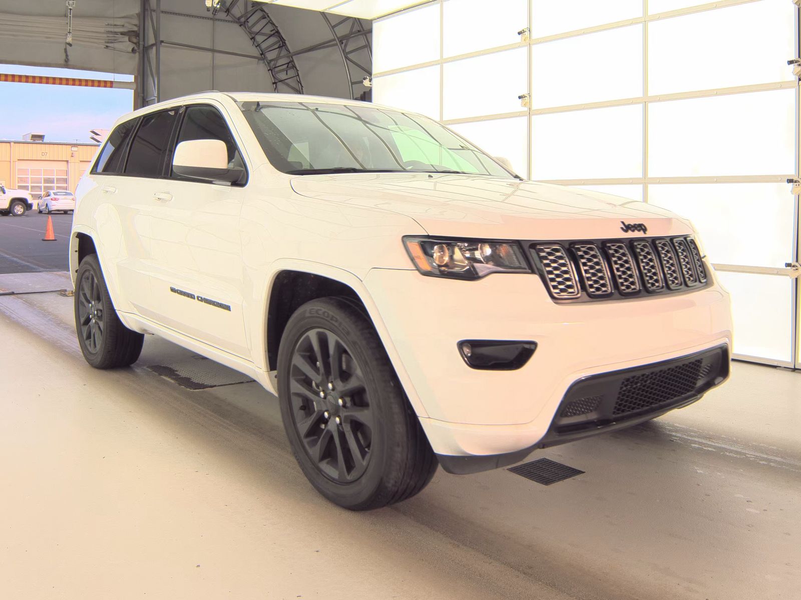 2022 Jeep Grand Cherokee Laredo X AWD