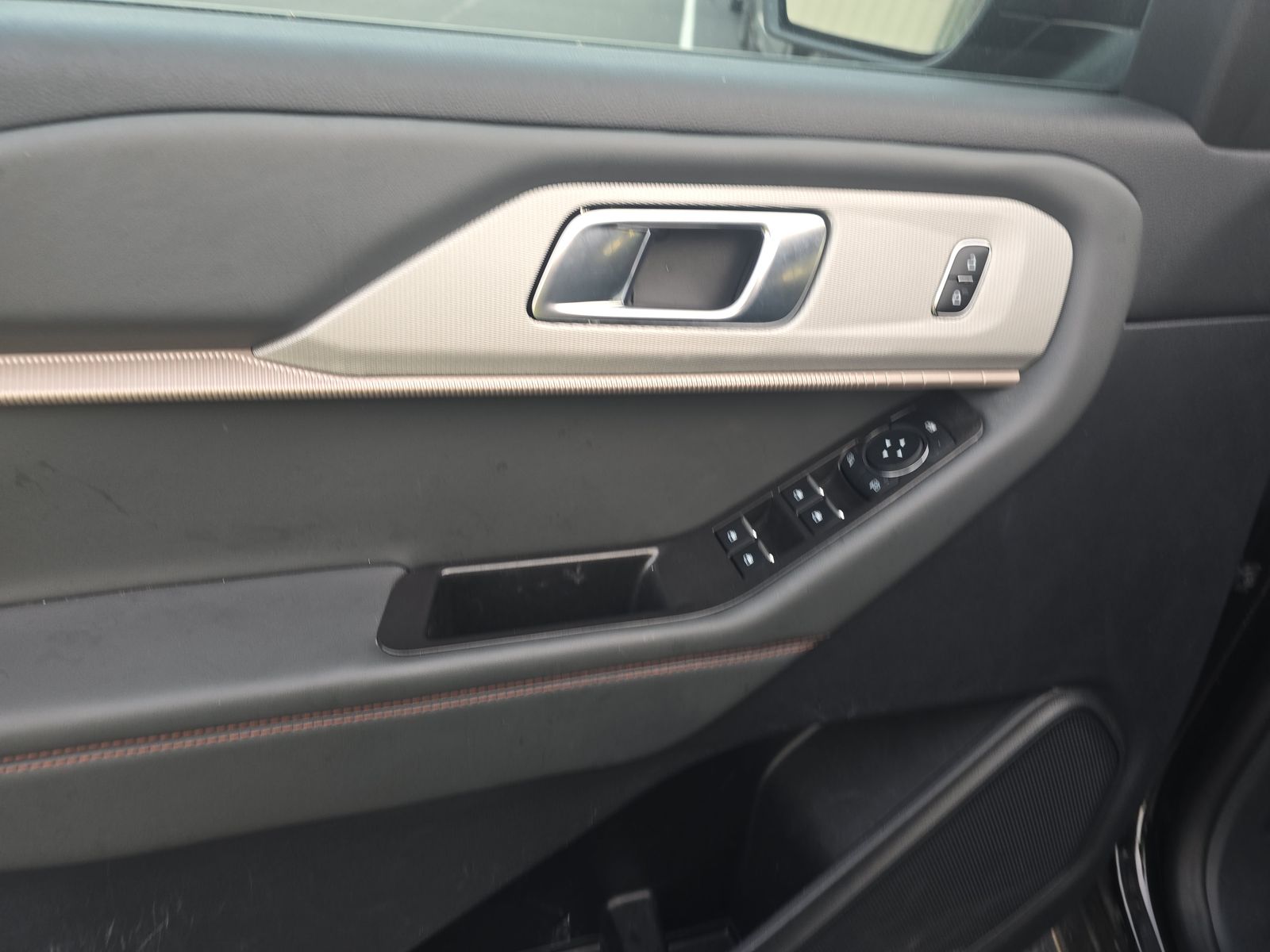 2025 Ford Explorer Active AWD