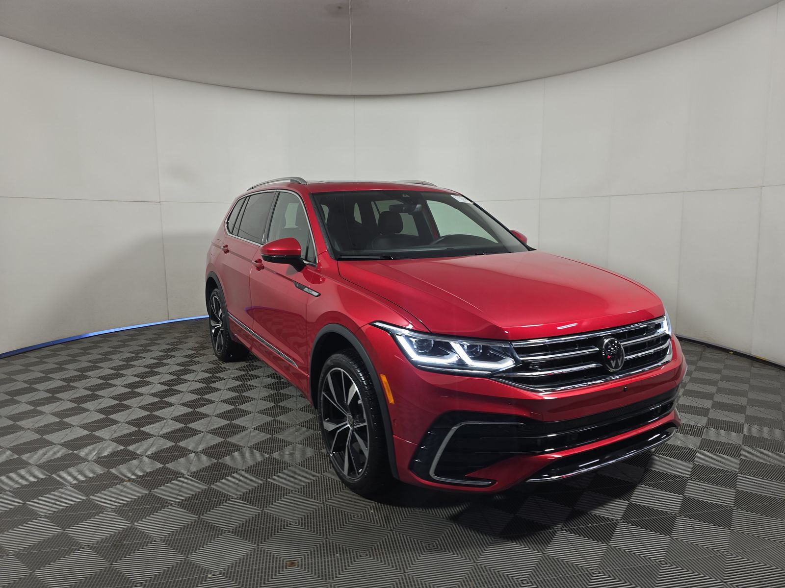 2024 Volkswagen Tiguan 2.0T SEL R-Line AWD