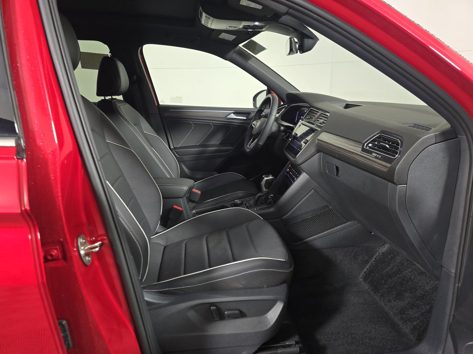 2024 Volkswagen Tiguan 2.0T SEL R-Line AWD