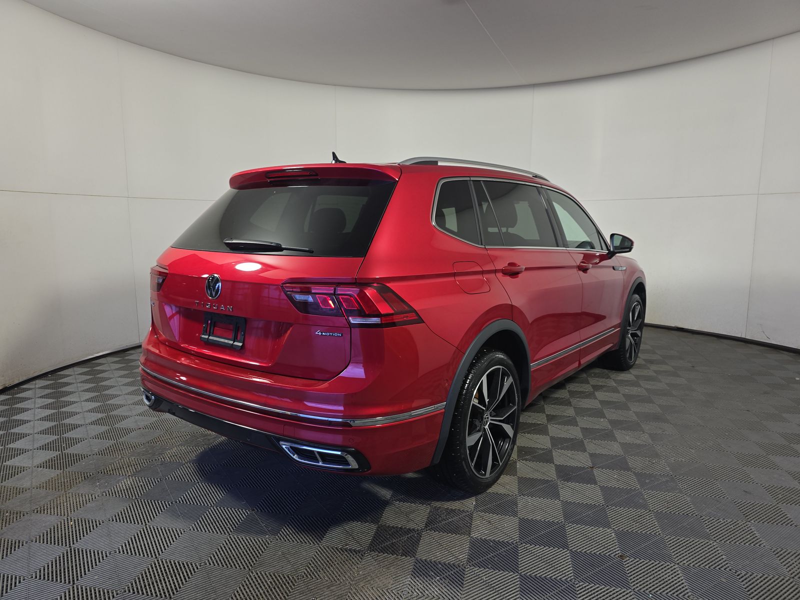 2024 Volkswagen Tiguan 2.0T SEL R-Line AWD