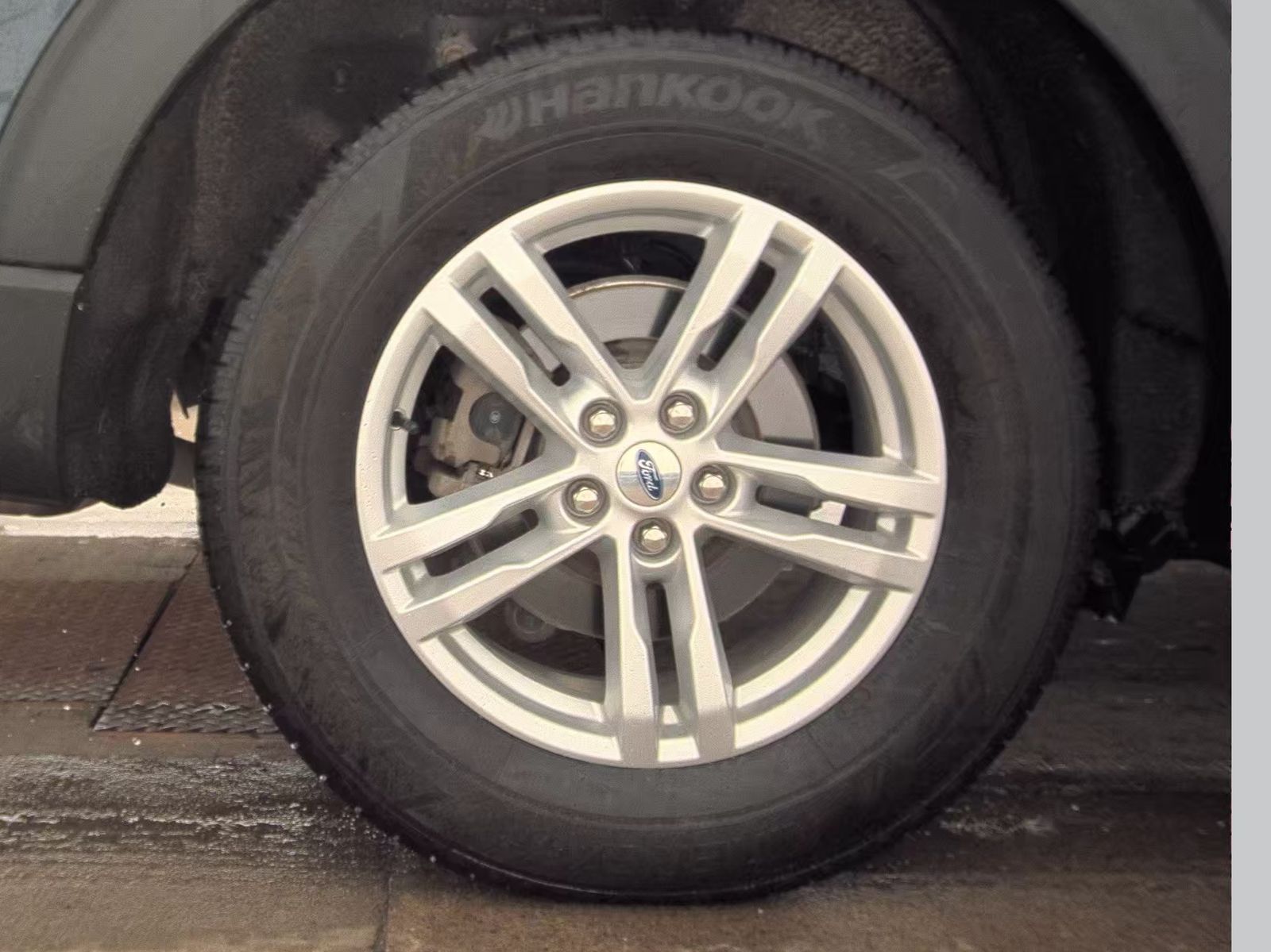 2023 Ford Explorer XLT AWD