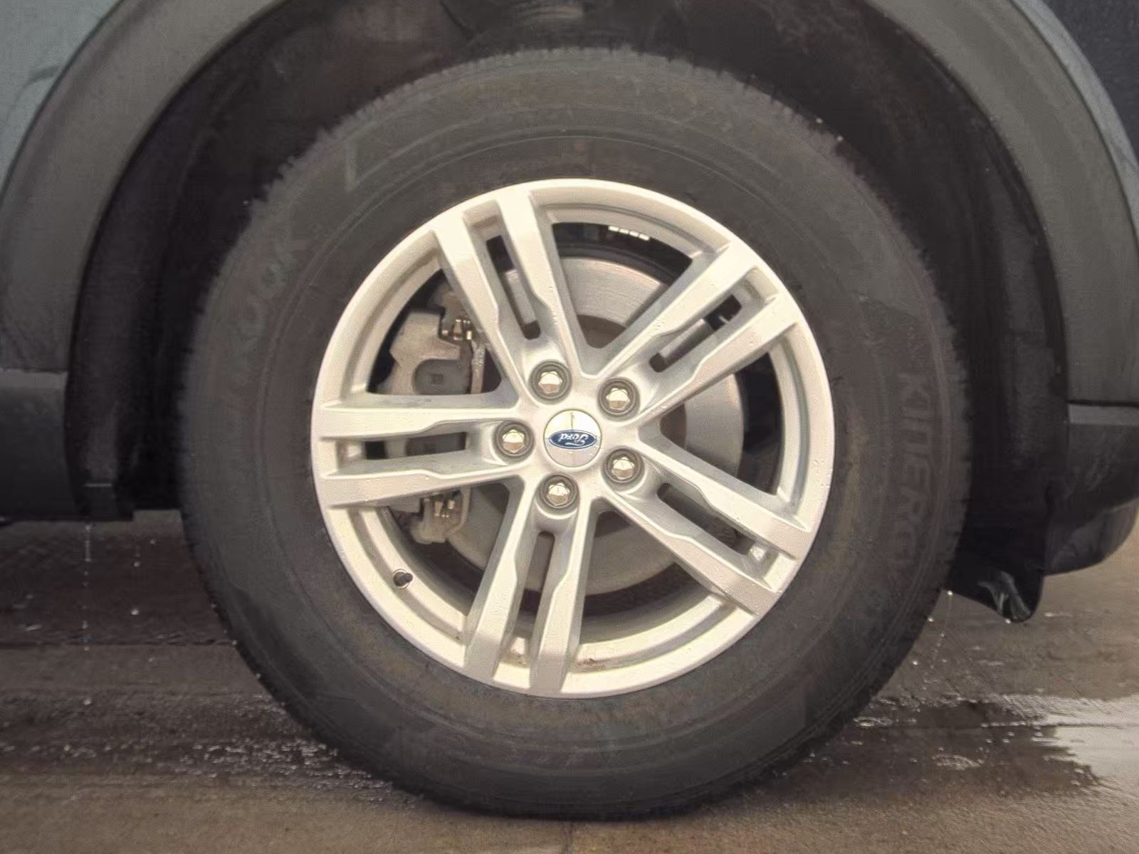 2023 Ford Explorer XLT AWD