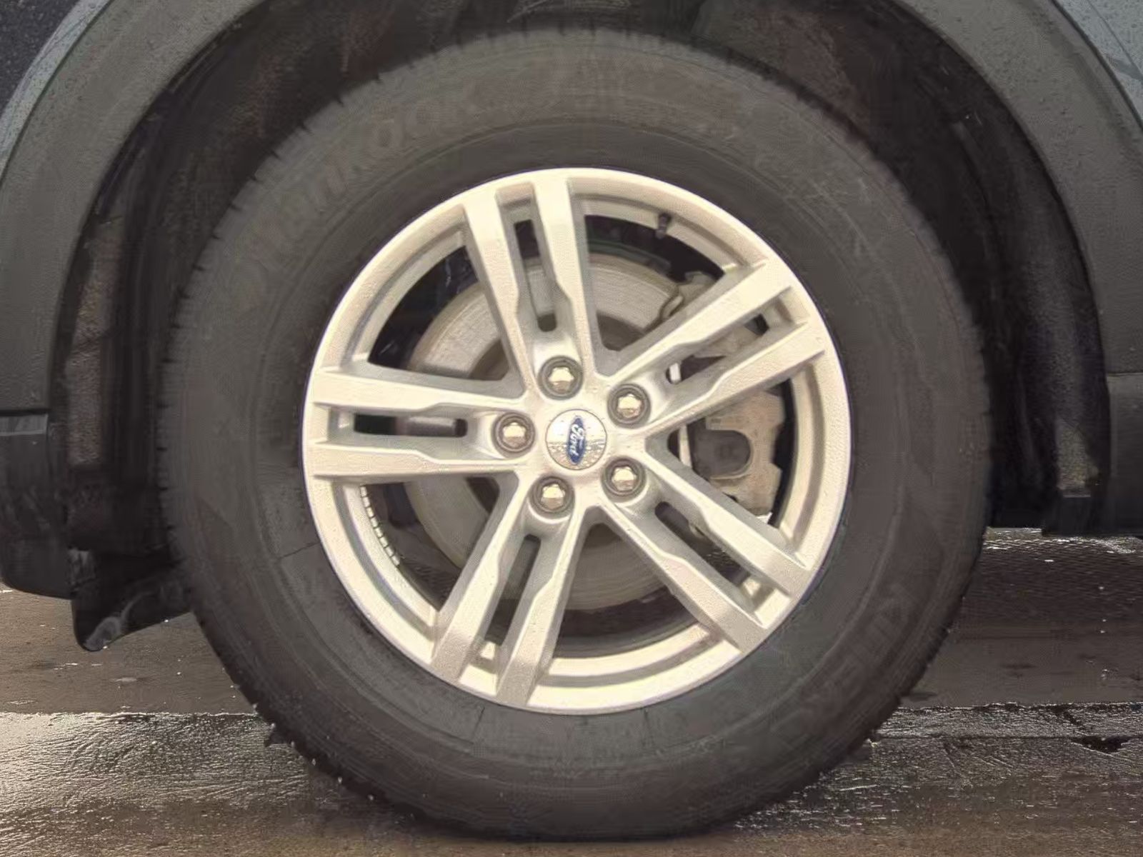 2023 Ford Explorer XLT AWD