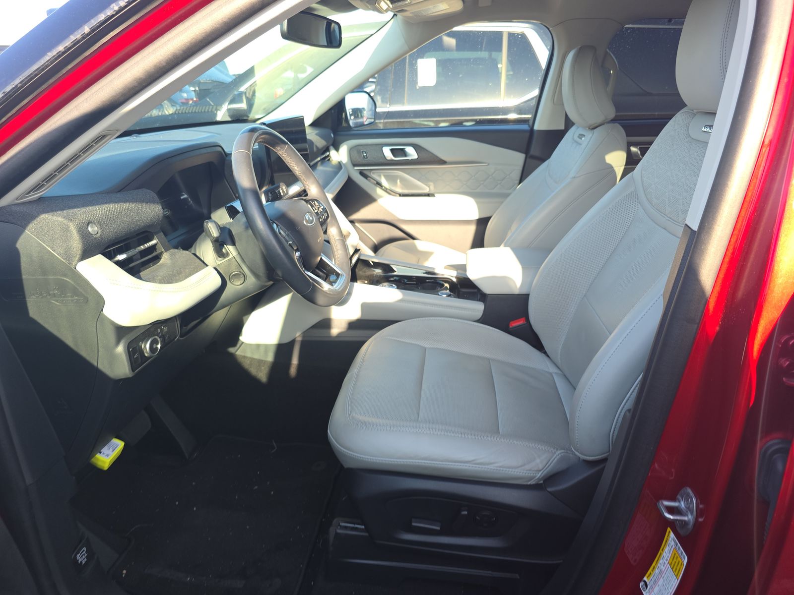 2025 Ford Explorer Platinum RWD