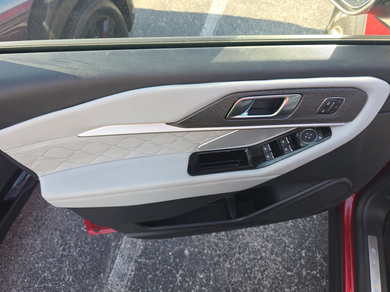 2025 Ford Explorer Platinum RWD