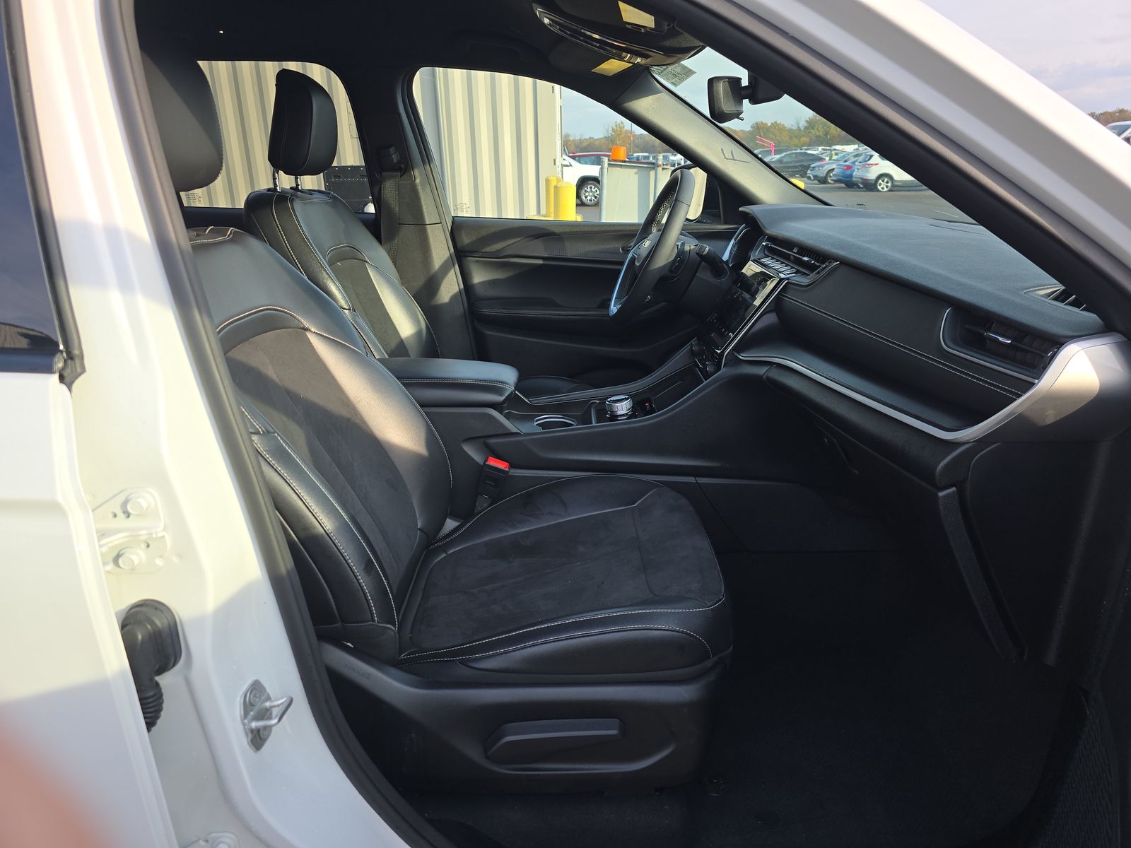 2024 Jeep Grand Cherokee Altitude AWD