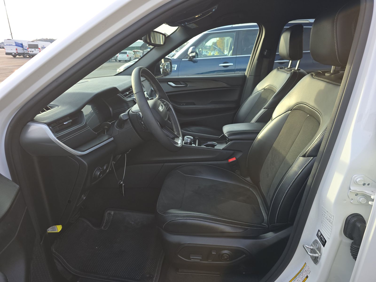 2024 Jeep Grand Cherokee Altitude AWD