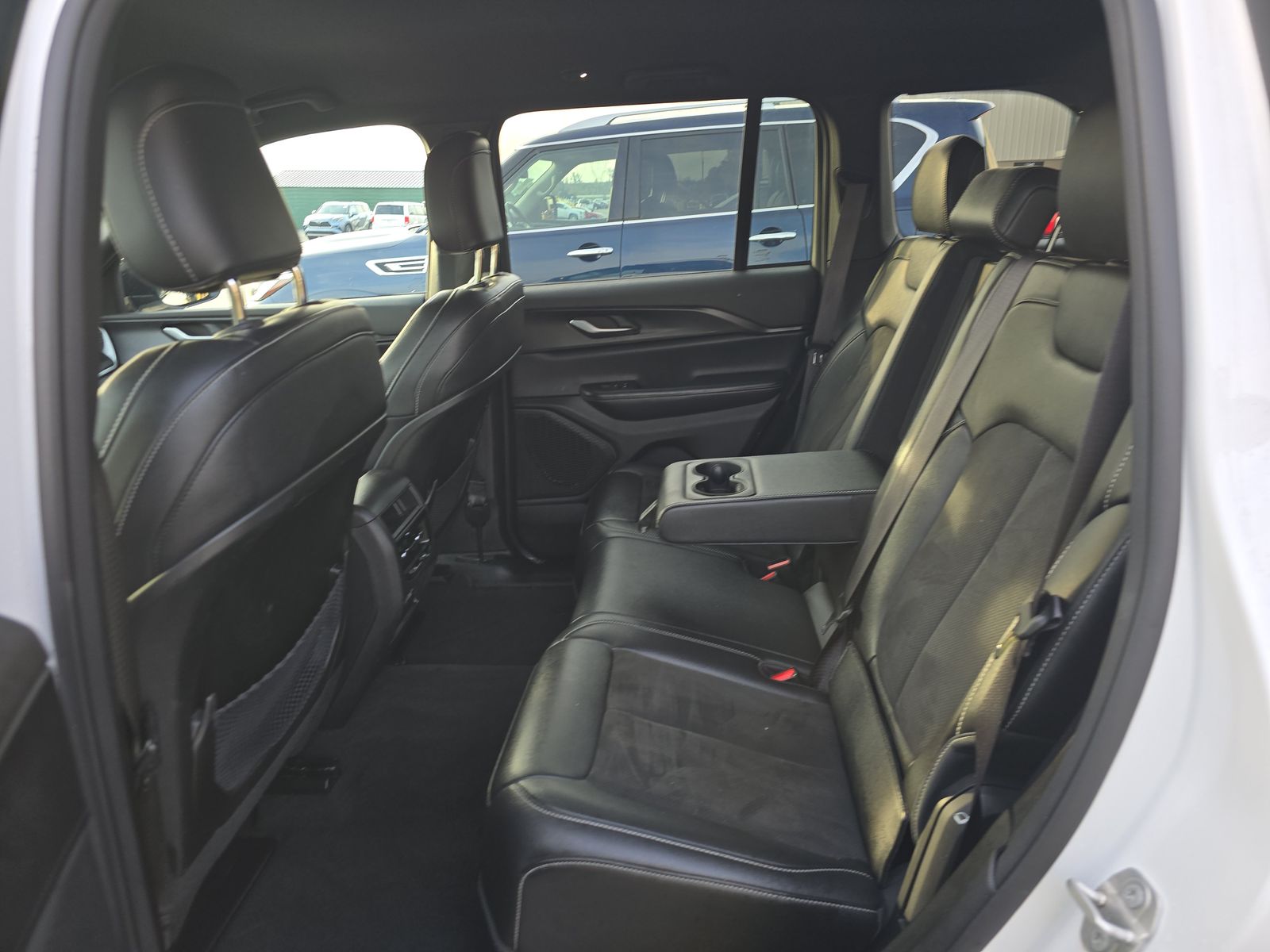 2024 Jeep Grand Cherokee Altitude AWD