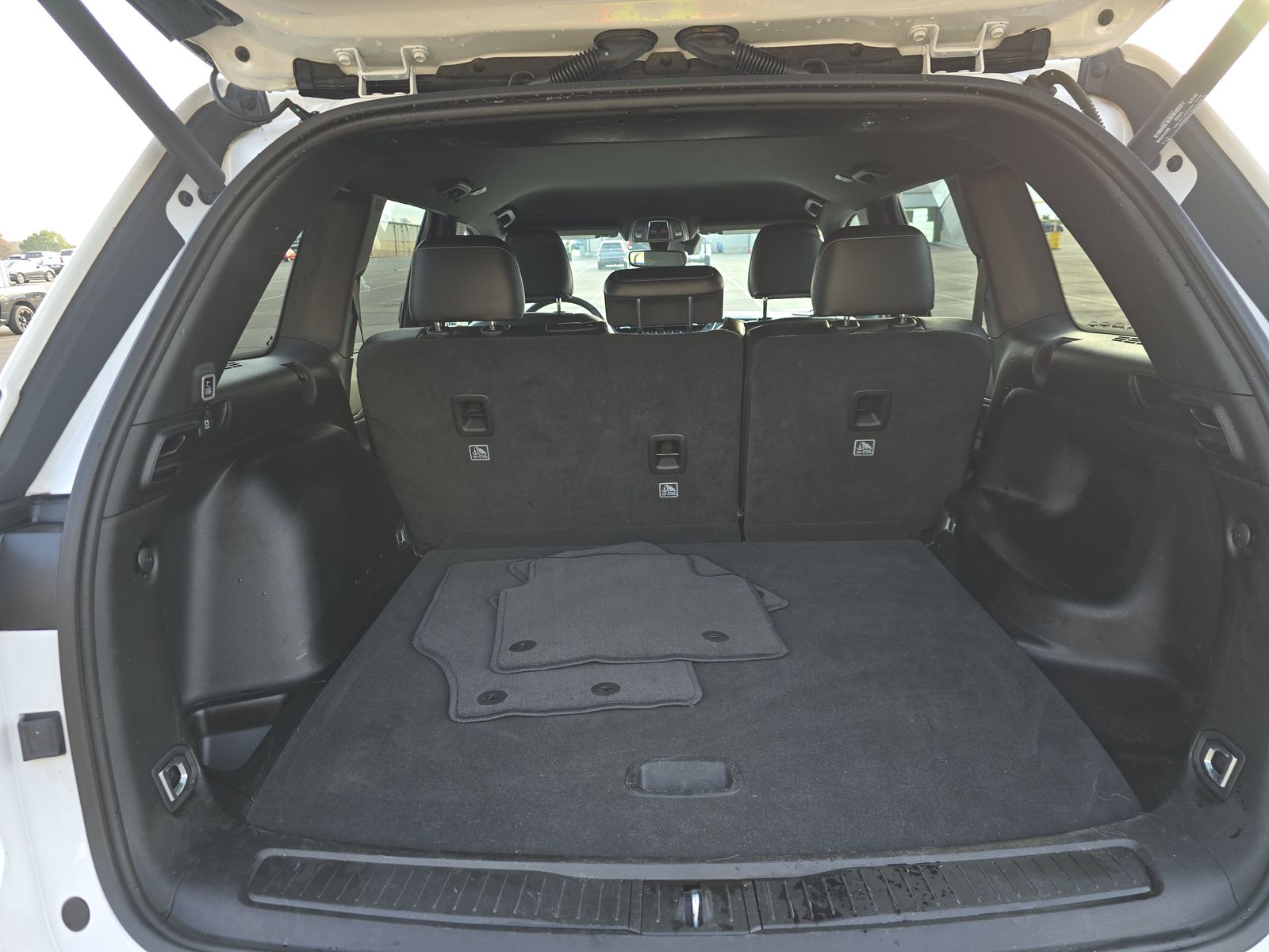 2024 Jeep Grand Cherokee Altitude AWD