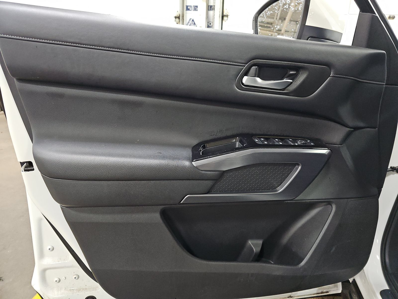 2023 Nissan Pathfinder SL FWD