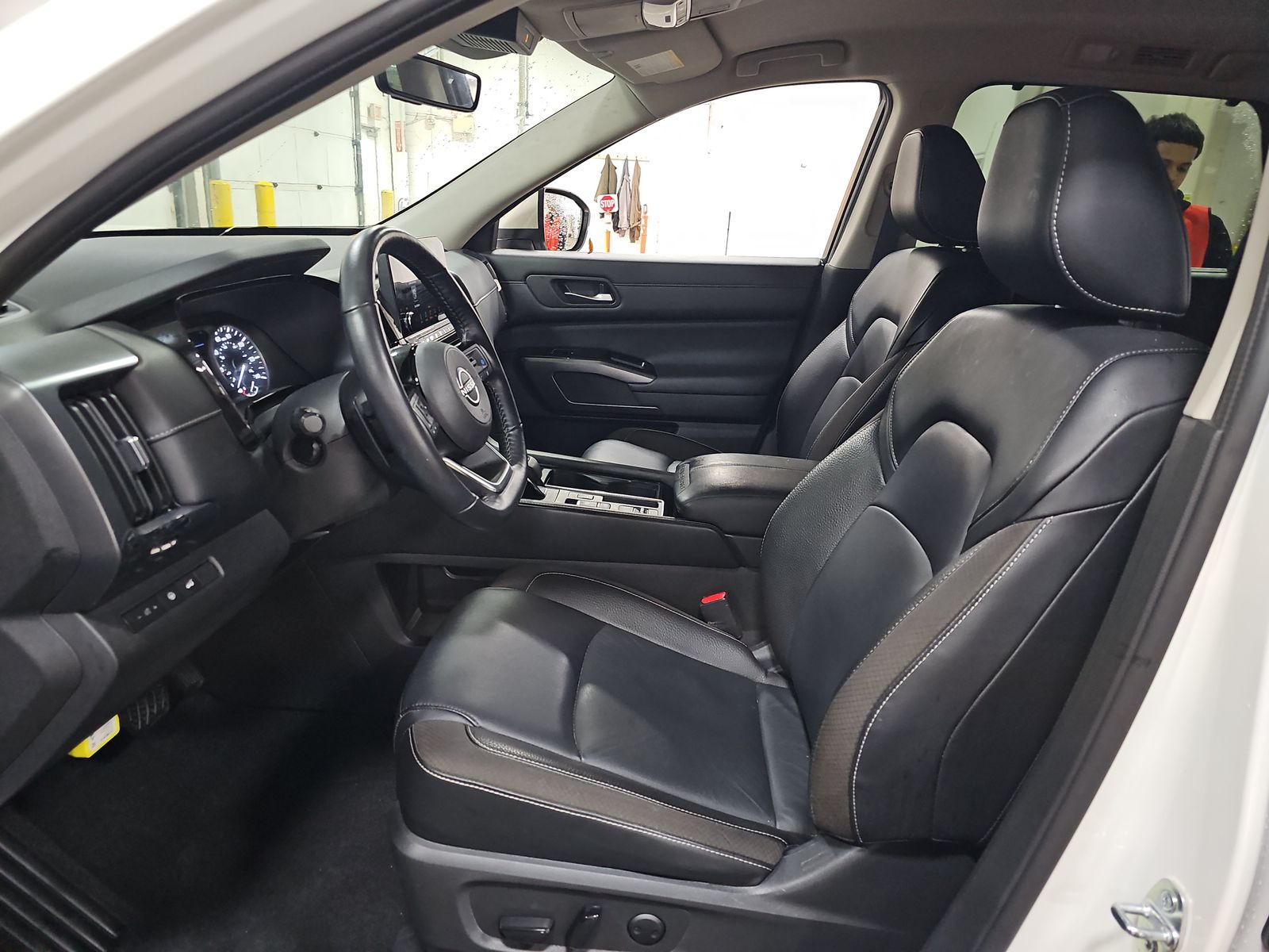 2023 Nissan Pathfinder SL FWD