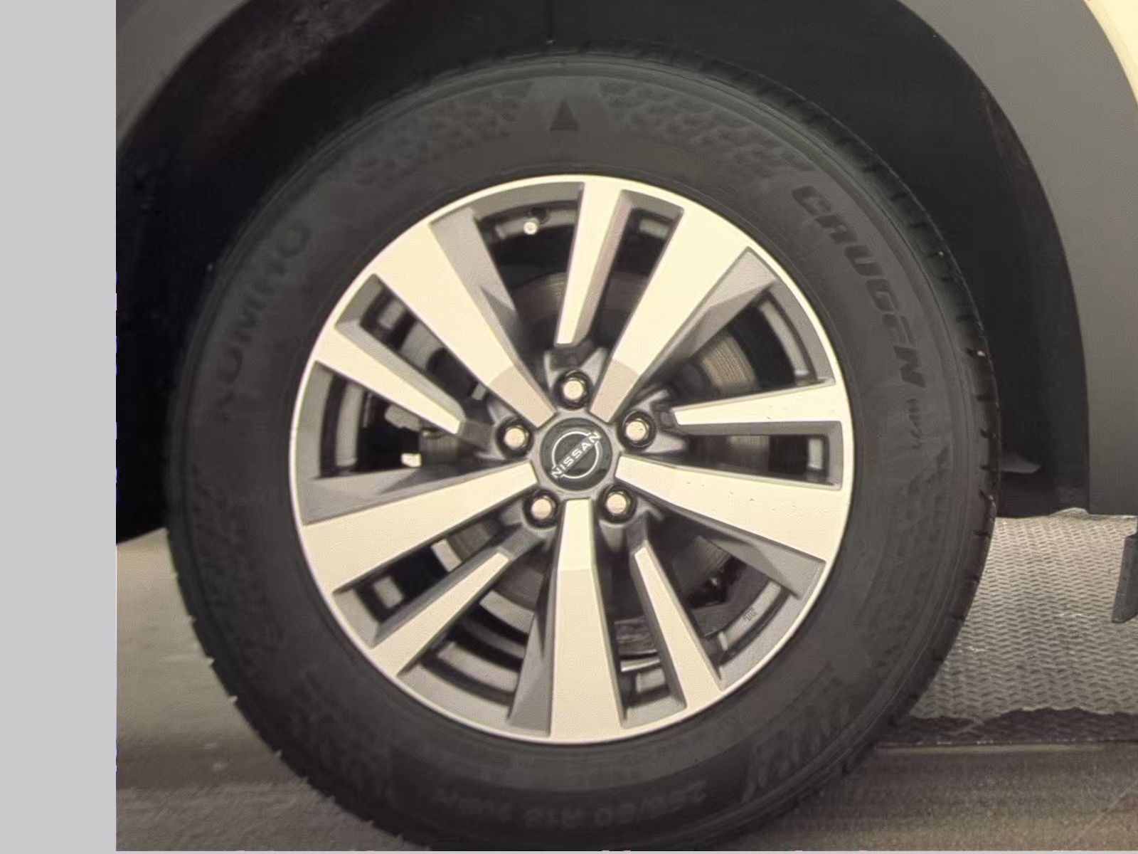 2023 Nissan Pathfinder SL FWD