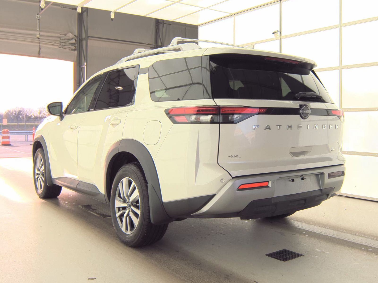 2023 Nissan Pathfinder SL FWD