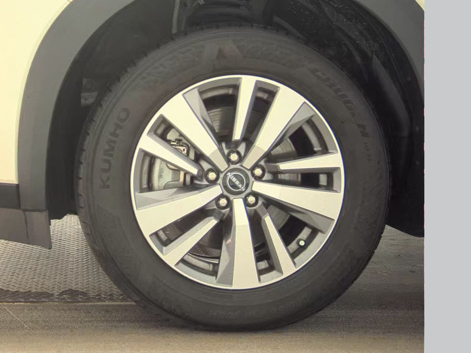 2023 Nissan Pathfinder SL FWD