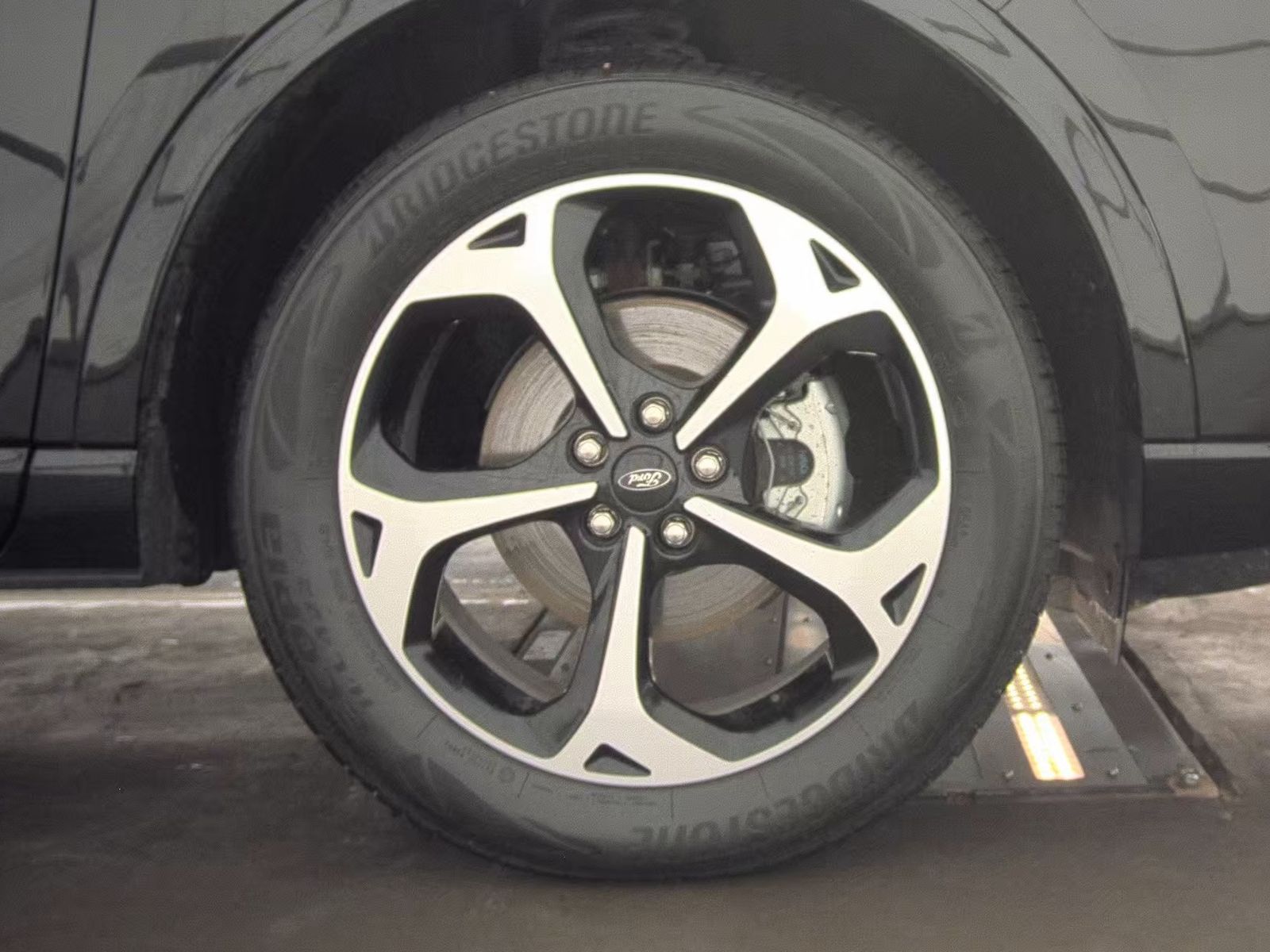 2025 Ford Escape Hybrid ST-Line Elite AWD