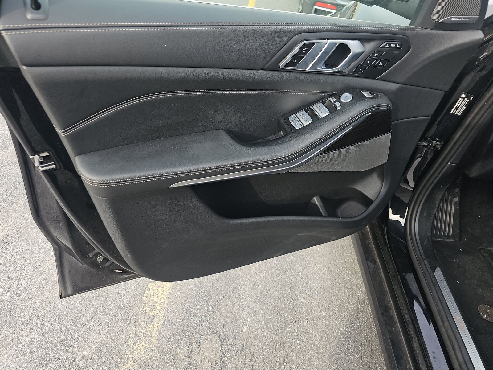 2025 BMW X7 xDrive40i AWD