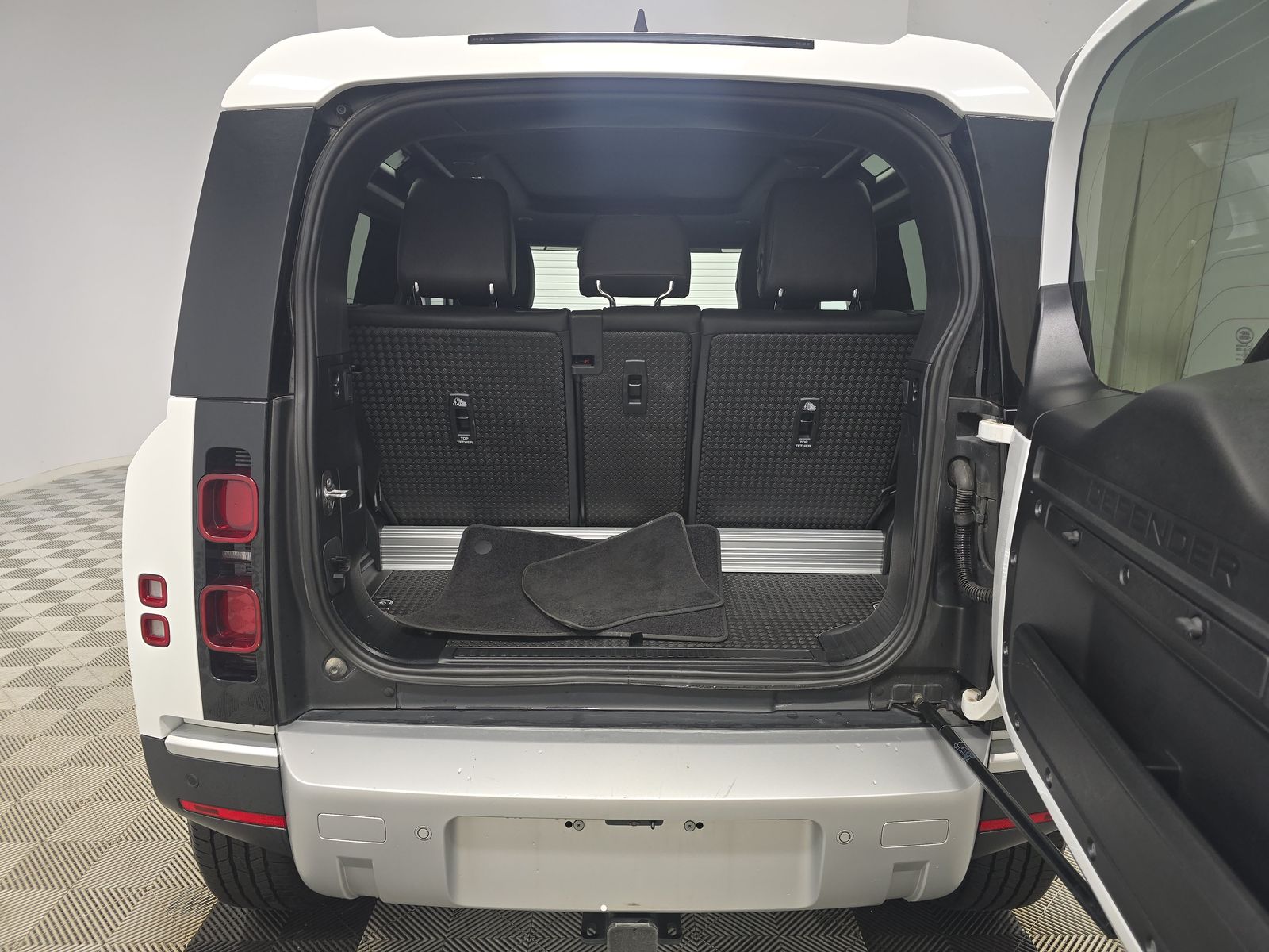 2024 Land Rover Defender 90 S AWD