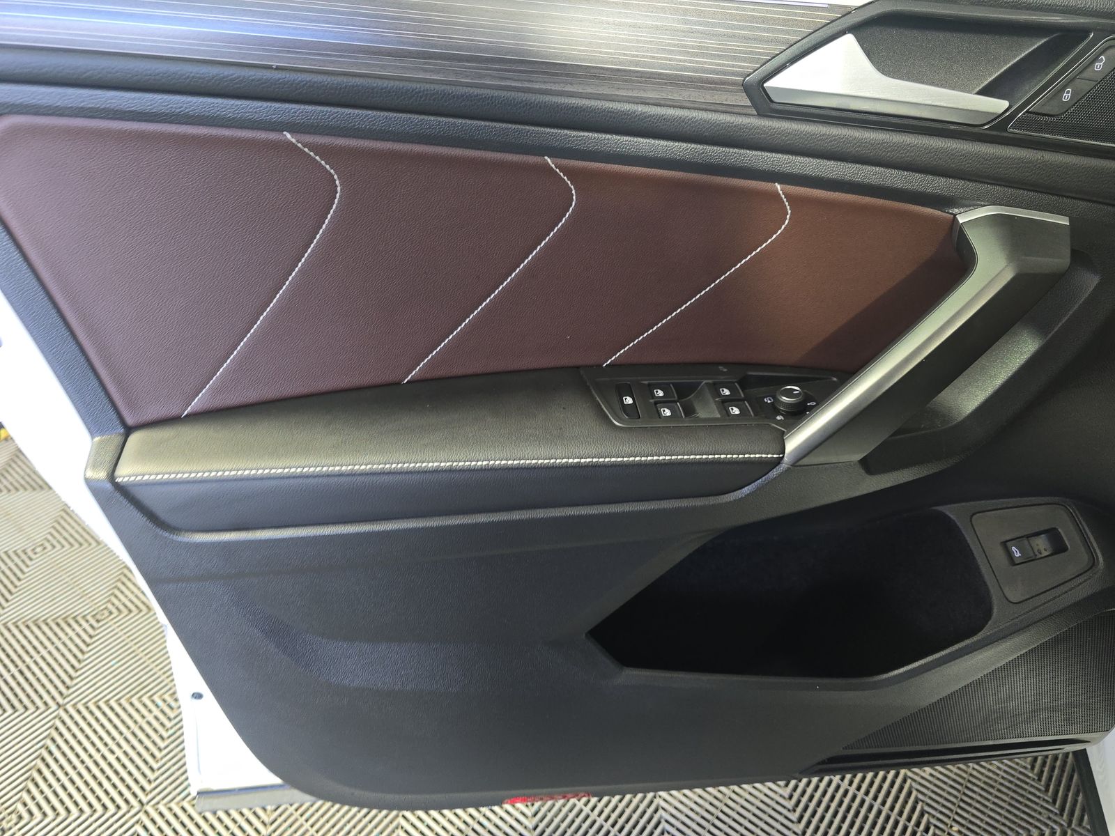 2024 Volkswagen Tiguan 2.0T SEL R-Line AWD