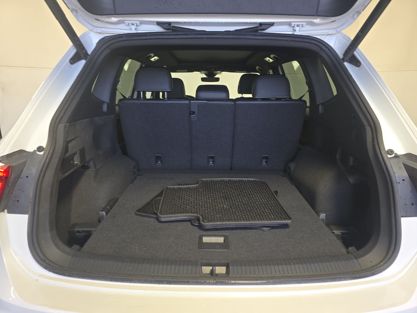 2024 Volkswagen Tiguan 2.0T SEL R-Line AWD