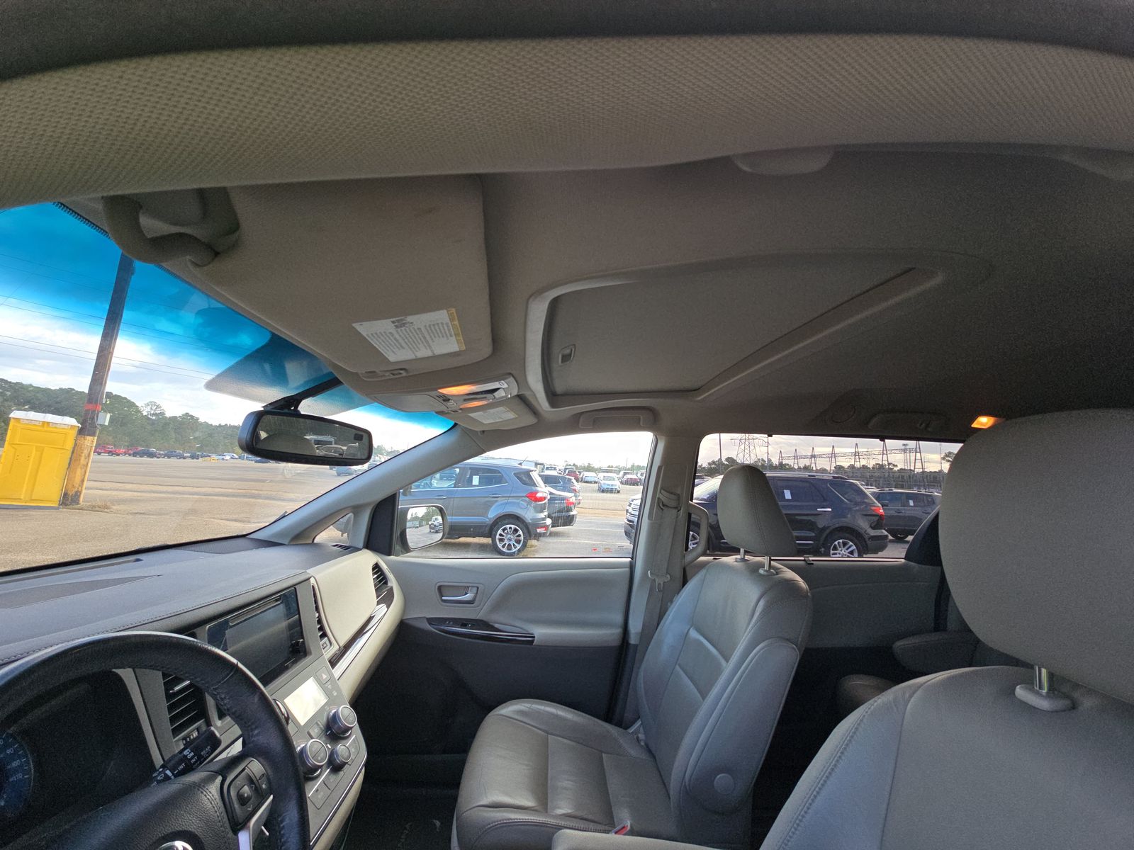 2017 Toyota Sienna XLE FWD