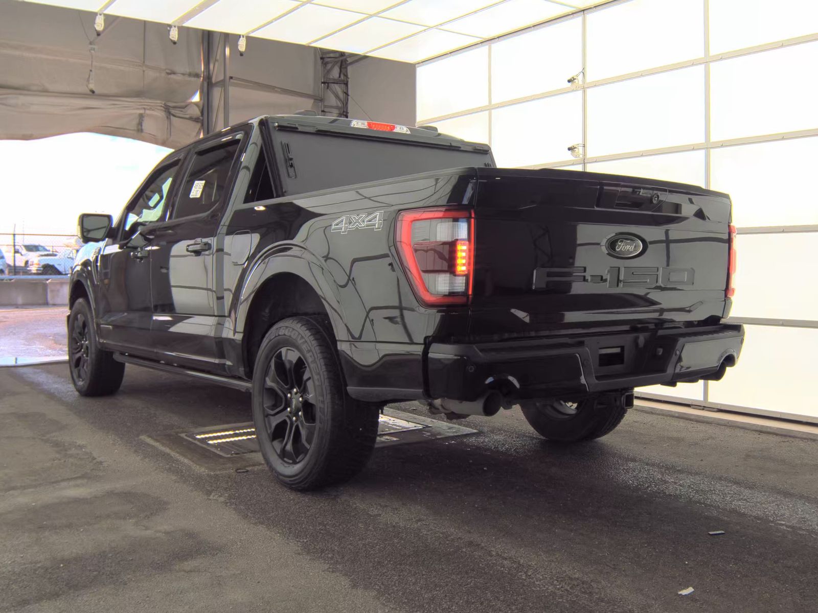 2023 Ford F-150 Hybrid Lariat AWD