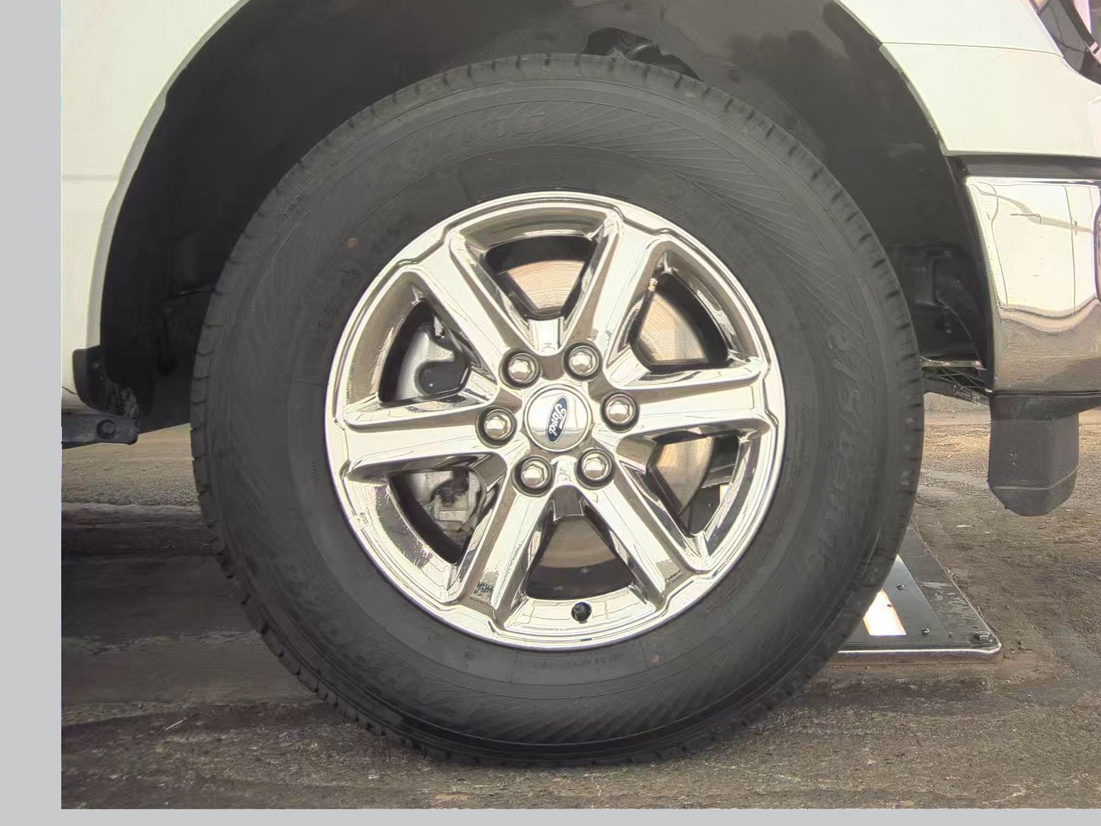 2024 Ford F-150 XLT AWD