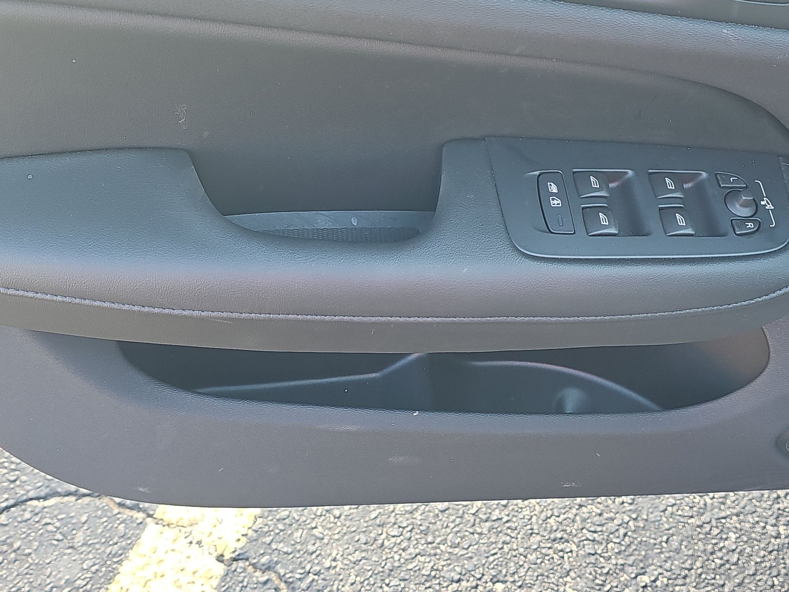 2025 Volvo S60 B5 Plus AWD