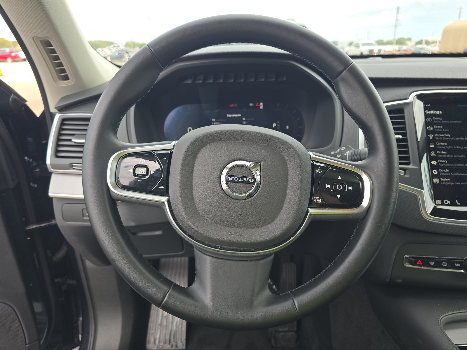 2025 Volvo XC90 B5 Core AWD