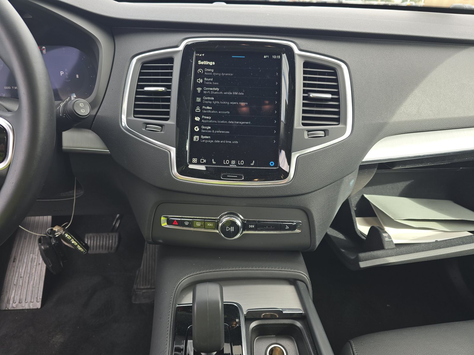 2025 Volvo XC90 B5 Core AWD