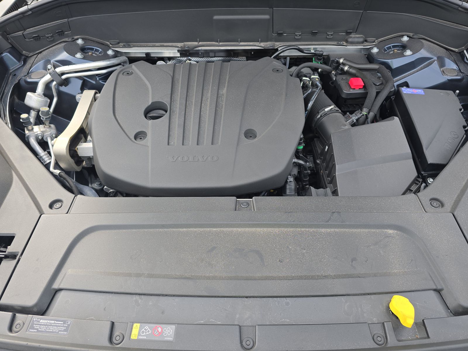 2025 Volvo XC90 B5 Core AWD