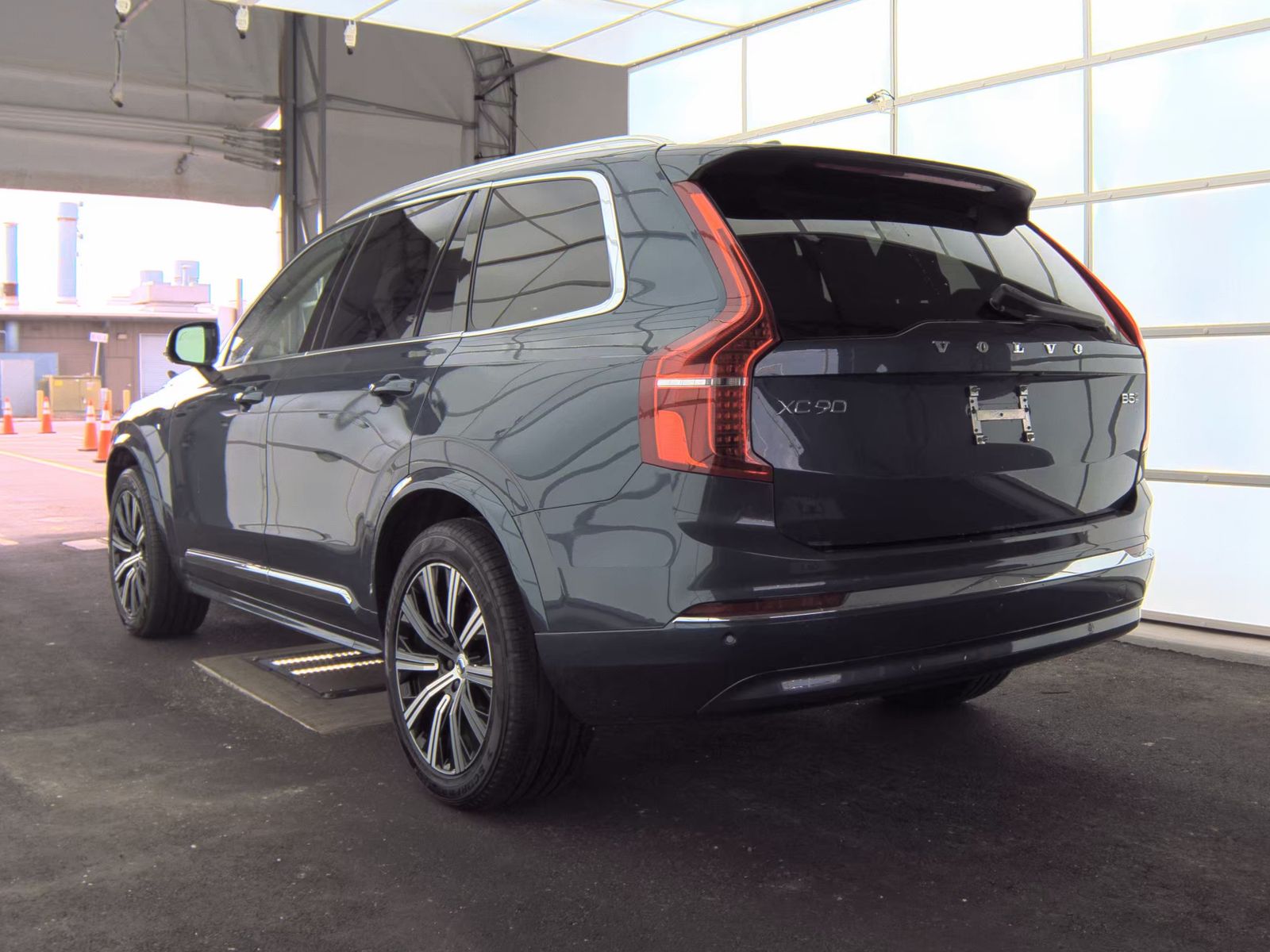 2025 Volvo XC90 B5 Core AWD