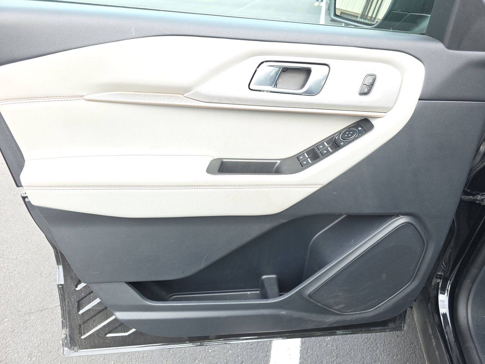 2025 Ford Explorer Active AWD