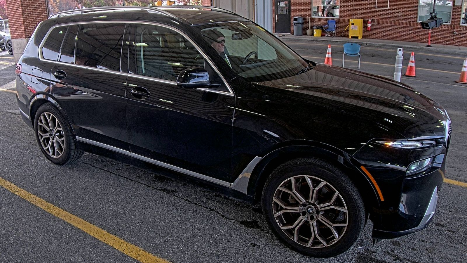 2025 BMW X7 xDrive40i AWD